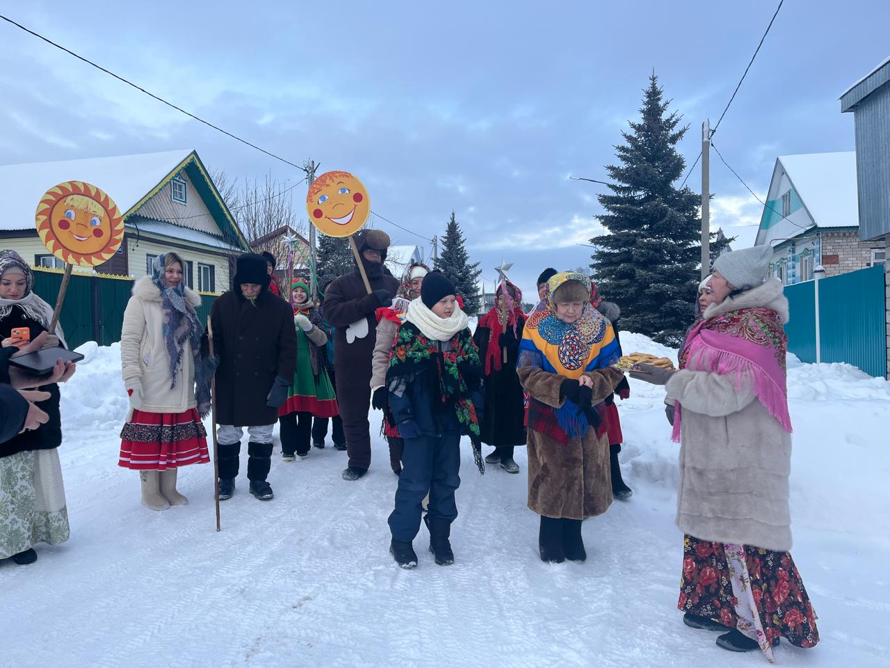 8 января_ Древний рождественский обряд _Коляда, коляда! Отворяй ворота!_ (2)