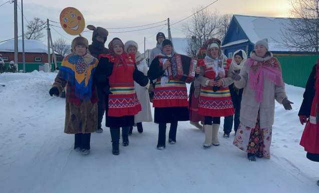 Древний рождественский обряд «Коляда, коляда! Отворяй ворота!»