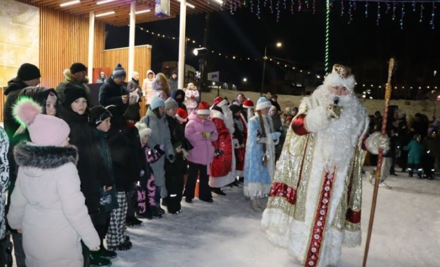 Үзәк чыршы ачылышы