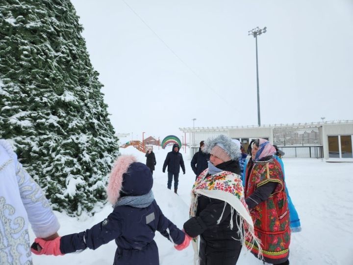 Новогодние музыкально-танцевальные игры с Умкой