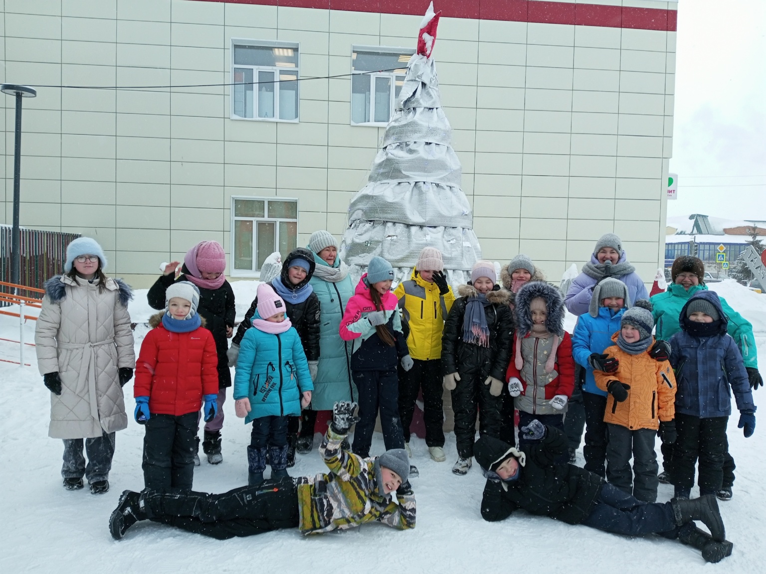 «Дуслар әйләнәсендә» күңел ачу программасы
