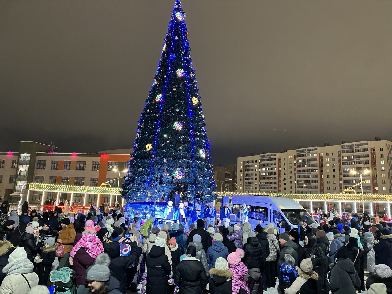 В снежном царстве, морозном государстве