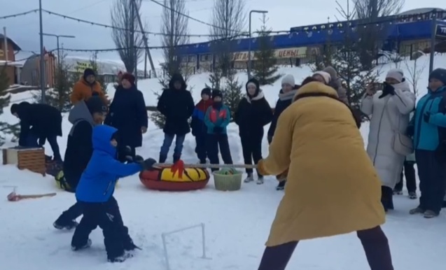 Игровая программа «Новогодний серпантин»
