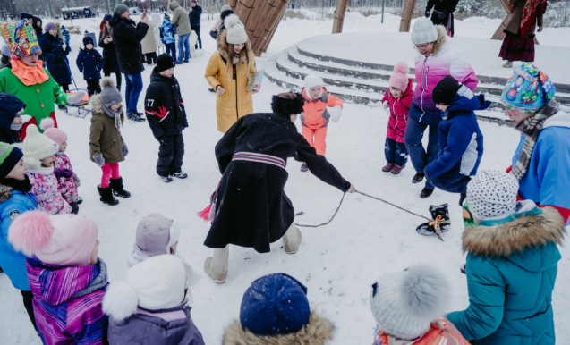 Раз! Два!Три! Елочка гори!