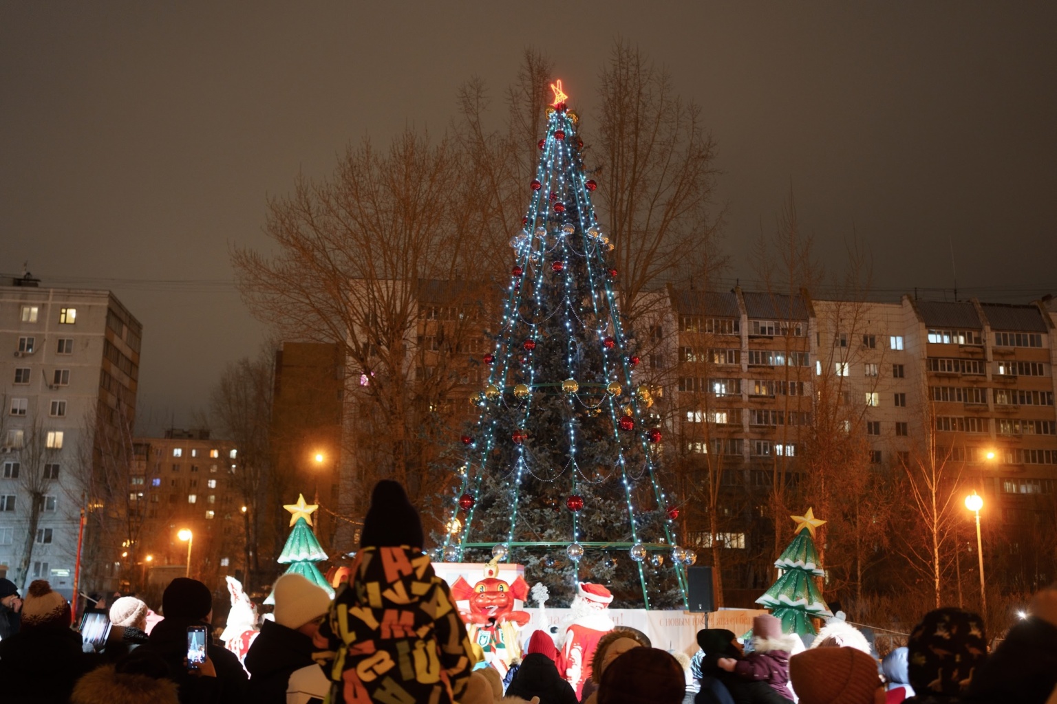«Континент» паркында чыршы ачу тантанасы