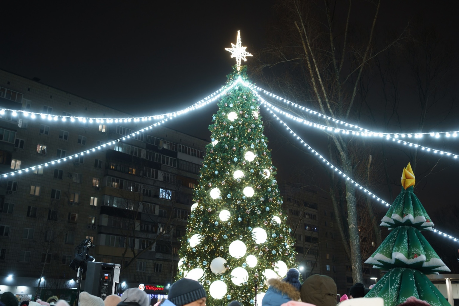Открытие елки на бульваре по ул. Серова