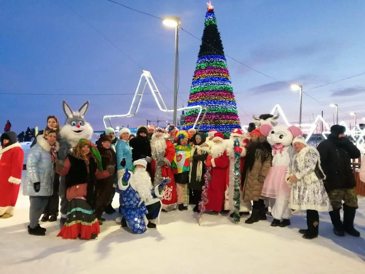 «Новый год к нам мчится!»