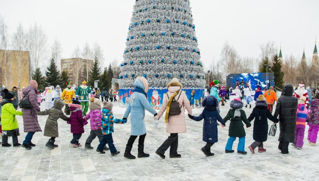 Торжественное открытие Новогоднего елочного городка в сквере имени Лемаева