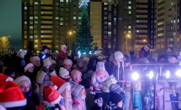 «Салават Күпере» торак комплексында чыршы шәһәрчеге