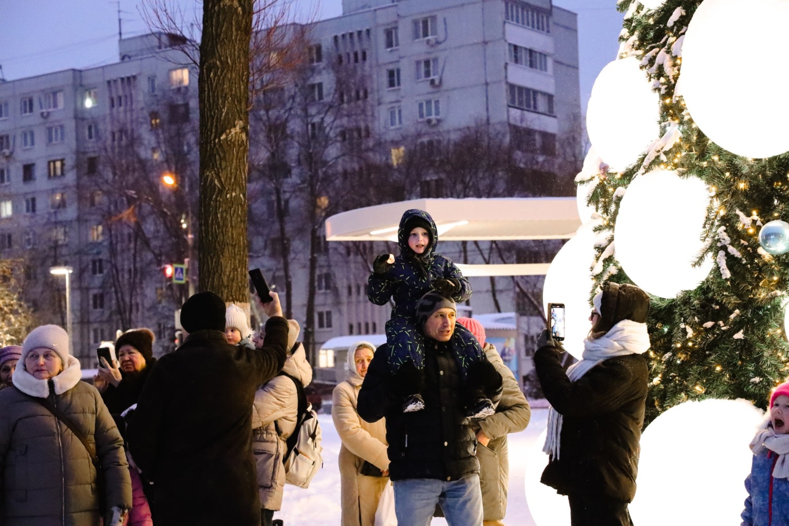 Серов урамындагы бульварда гаилә квесты