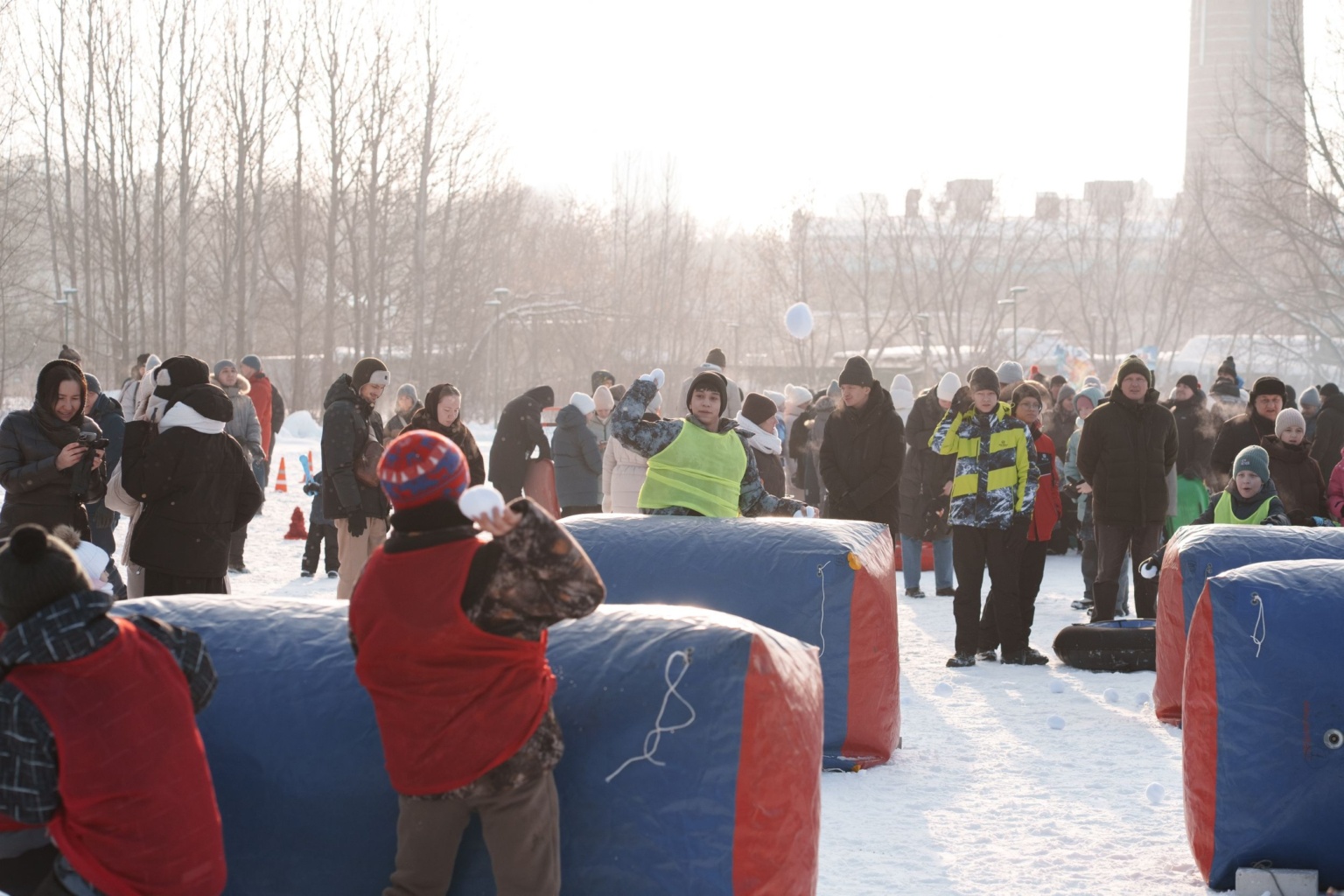 Турнир по снежкам