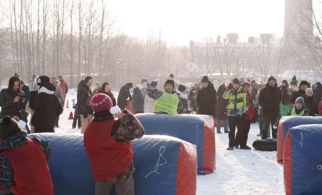 Турнир по снежкам