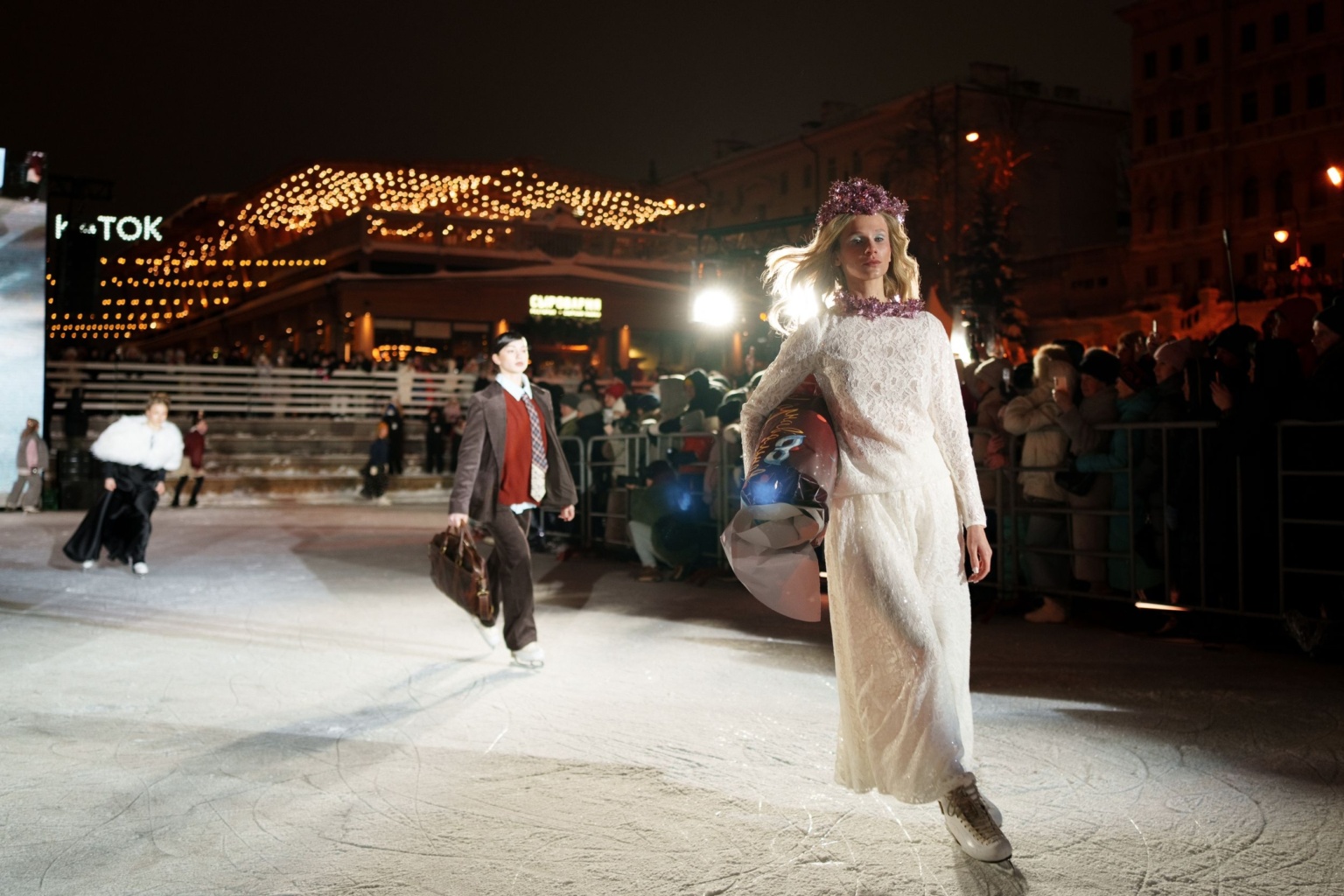 показ GALA Snow Fashion Show на Черном озере