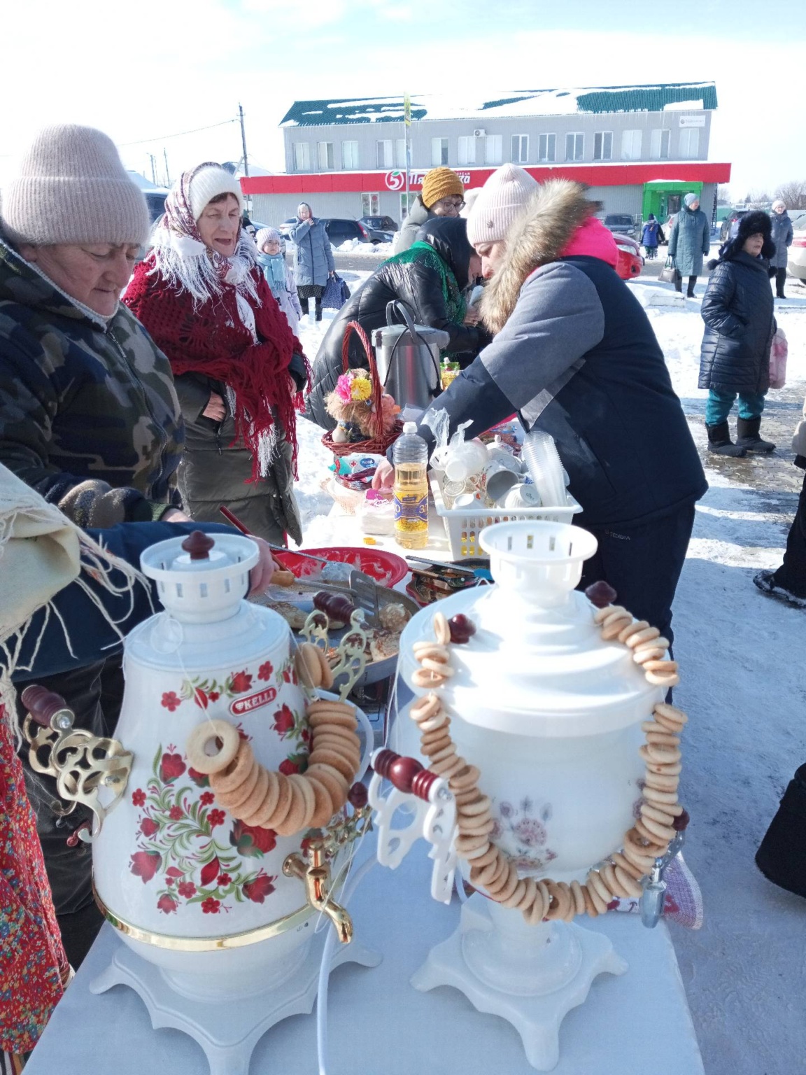 Киң Май чабу бәйрәме